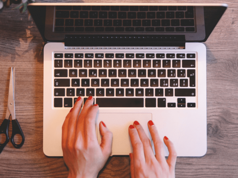 Écrire en 2026 : les 5 outils que je garde (et ceux que je laisse&nbsp;derrière)